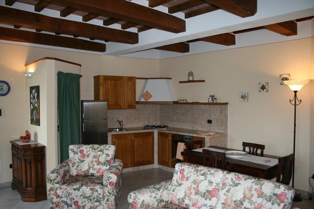 Casa Vacanze San Francesco Бани Сан Филипо Стая снимка